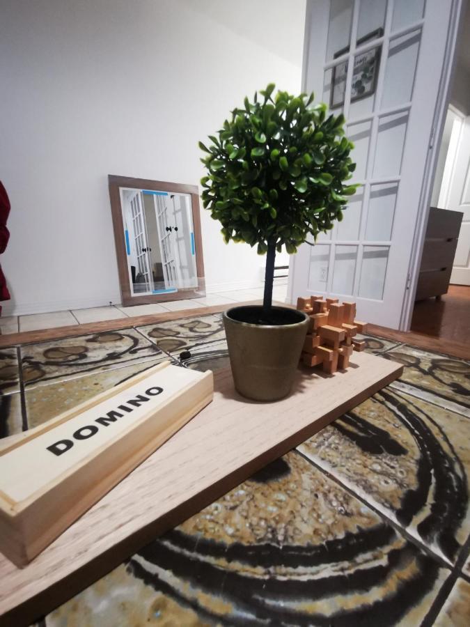 Plush 2 Bedroom Unit 5Min Downtown Off Wellington 몬트리올 외부 사진